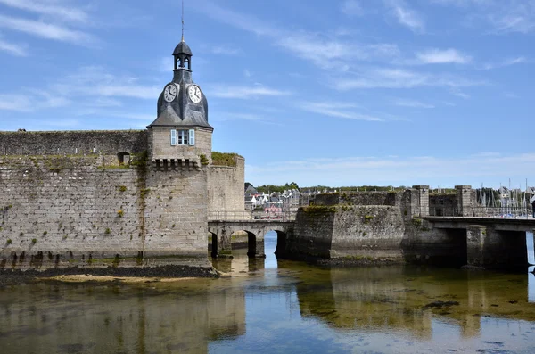 Klockstapeln i ville stänga av concarneau i Frankrike — Stockfoto