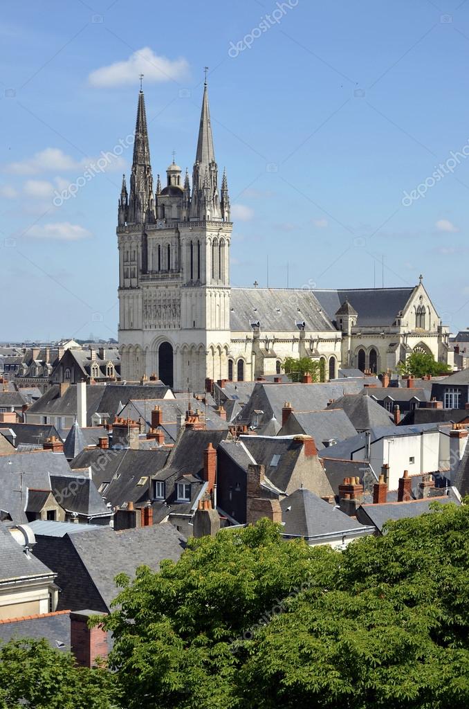 Catedral de San Mauricio en Angers en Francia 2022