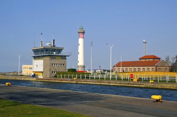 Maják ouistreham ve Francii — Stock fotografie