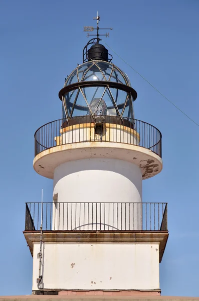 Zbliżenie latarni morskiej cap Creus w Hiszpanii — Zdjęcie stockowe