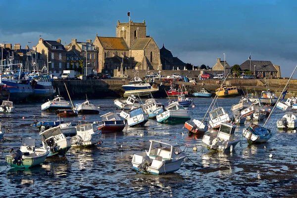 Port Low Tide End Sunny Day Church Saint Nicolas Barfleur — Stock Photo, Image