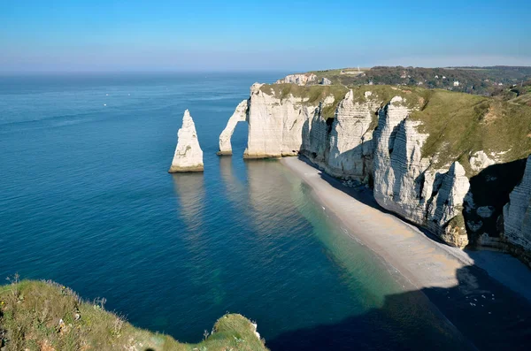 Falésias Etretat Com Famoso Apontou Aiguille Agulha Arco Natural Porte — Fotografia de Stock