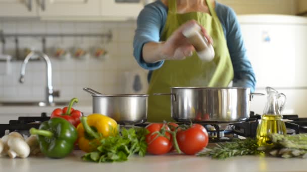 Приготування їжі — стокове відео