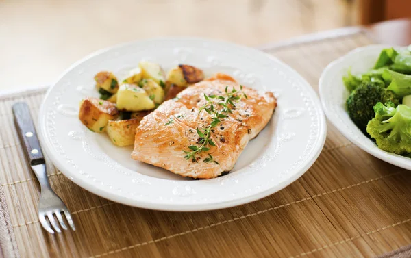 Salmon steak — Stock Photo, Image