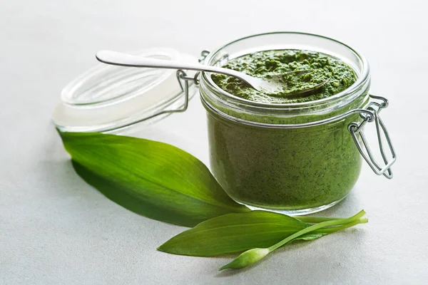 Ramson Fresco Pesto Ajo Silvestre Cerca Concepto Saludable Alimentos Primavera — Foto de Stock