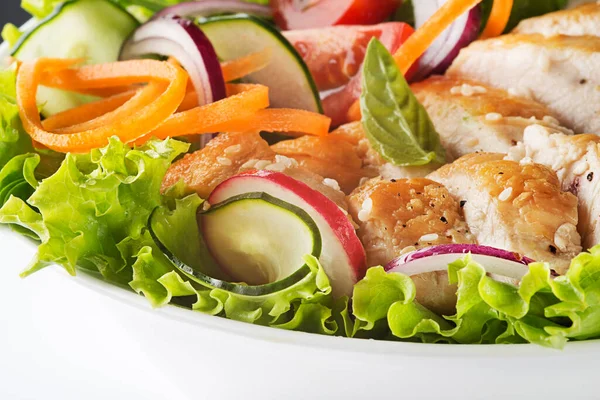 Healthy Green Salad Chicken Breast Fresh Vegetables Close —  Fotos de Stock