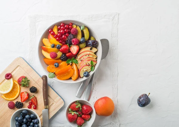 Preparing Healthy Fresh Fruit Salad White Table Background — 图库照片