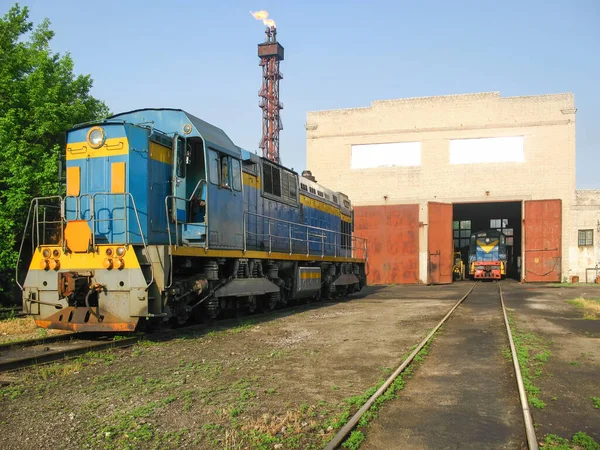 Diesellocomotieven Bij Het Locomotiefdepot Oude Fabriek Van Het Ministerie Van — Stockfoto