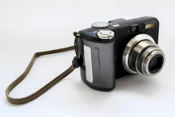 Compact Digital Camera Black Gray Zoom Lens White Background Close — ストック写真
