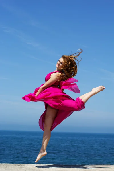 Young beautiful girl doing gymnastic — Stock Photo, Image