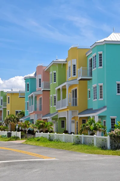 Kleurrijke strand appartementen — Stockfoto