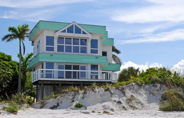 Luxuosa casa de praia — Fotografia de Stock