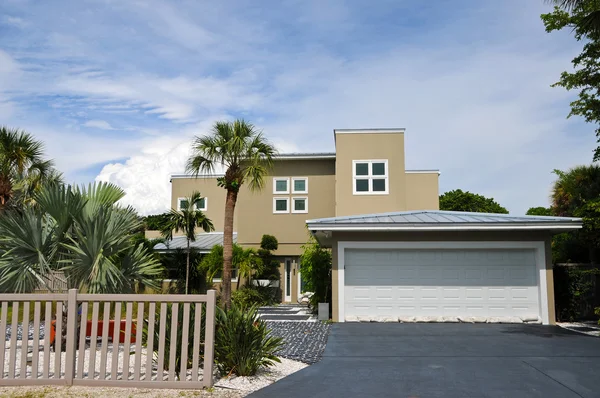 Modern Beach House — Stock Photo, Image