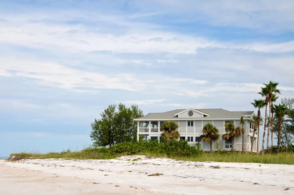 Luxusní plážový dům — Stock fotografie