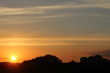 forest hills üzerinde güzel gün batımı