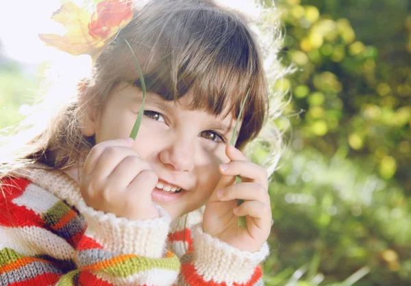 Little Girl Outdoors on Sunny Day — Stock Photo, Image