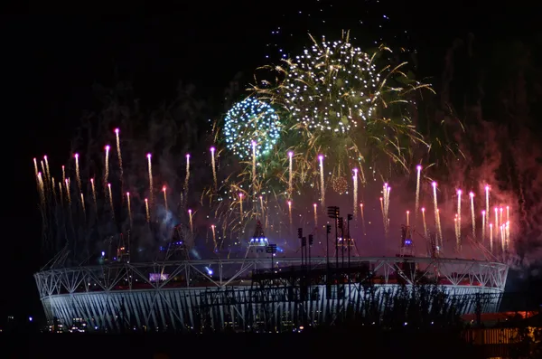 stratford Londra Olimpiyat havai fişek 12 Ağustos 2012