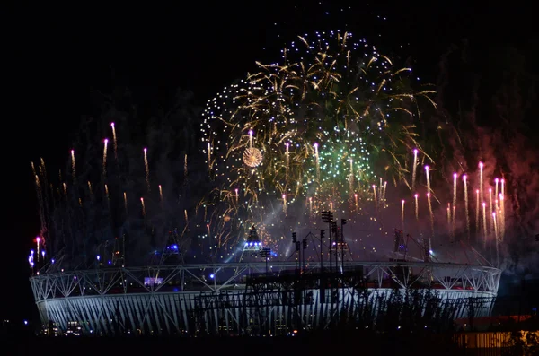 Fogos de artifício olímpicos em Stratford Londres 12 agosto 2012 — Fotografia de Stock