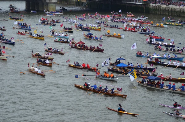 The Diamond Jubilee Pageant To Mark The Queens Diamond Jubilee 3 — Stock Photo, Image