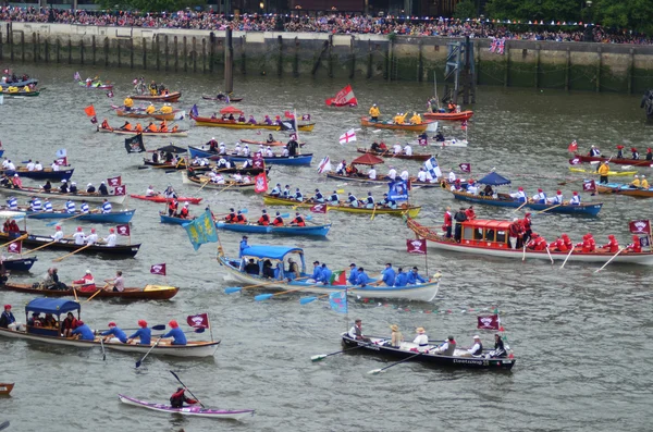 The Diamond Jubilee Pageant To Mark The Queens Diamond Jubilee 3 — Stock Photo, Image