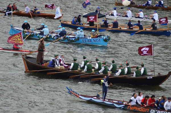 The Diamond Jubilee Pageant To Mark The Queens Diamond Jubilee 3 — Stock Photo, Image