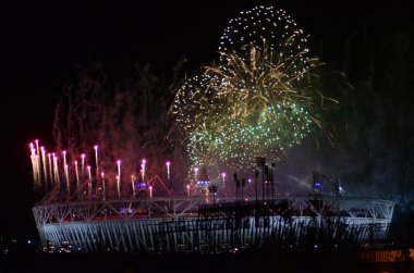 stratford Londra Olimpiyat havai fişek 12 Ağustos 2012
