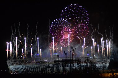 stratford Londra Olimpiyat havai fişek 12 Ağustos 2012