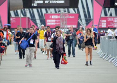 2012 Olimpiyat Oyunları sonuna işaretlemek için Olimpiyat kapanış törenine katılıyor