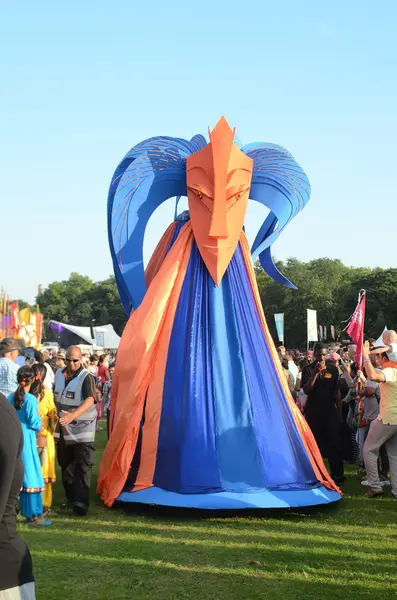 Giant head al London Mega Mela festival a Gunnersbury Park — Foto Stock