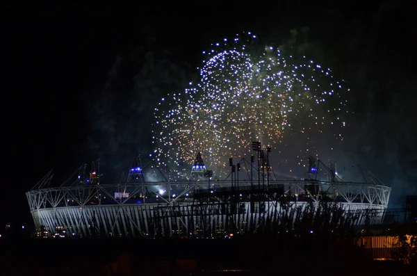 Fogos de artifício olímpicos em Stratford Londres 12 agosto 2012 — Fotografia de Stock