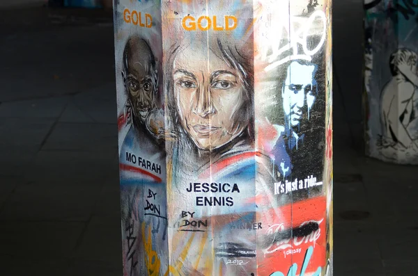 Olympijský úspěch graffiti na zdi southbank centre u příležitosti olympijských her 2012 v Londýně — Stock fotografie