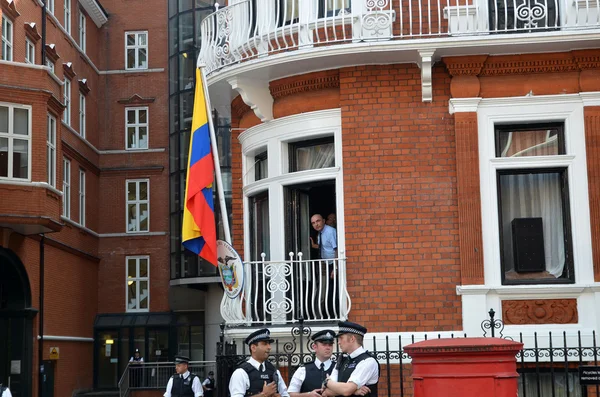 The balcony that Julian Assange made his protest speech at Ecuadorian Embassy — Stock Photo, Image