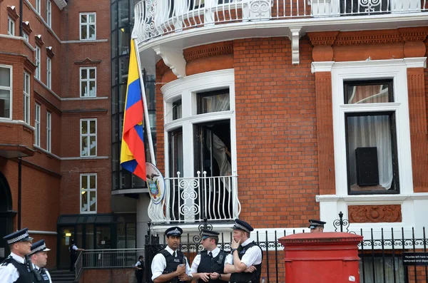 The balcony that Julian Assange made his protest speech at Ecuadorian Embassy — Stock Photo, Image