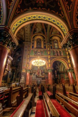 bir Katolik Katedrali içine