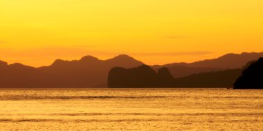el nido Koyu'nda akşamlar