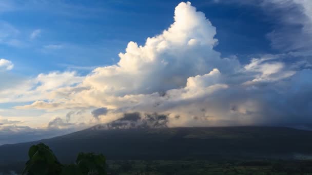 Mt. Mayon Volacano V — Stok video