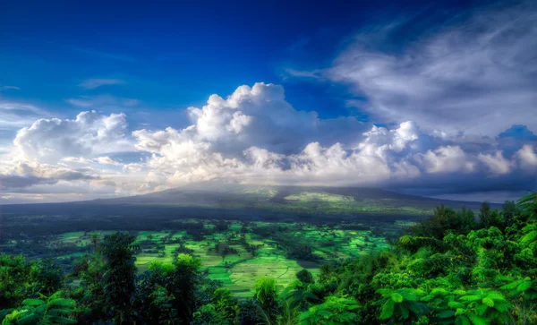 Paisagem em torno de Mayon — Fotografia de Stock