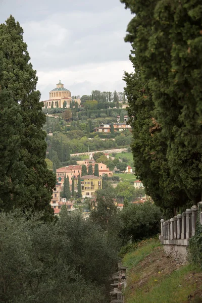 Santuario de la Virgen de Lourdes en Verona, Italia — Foto de Stock