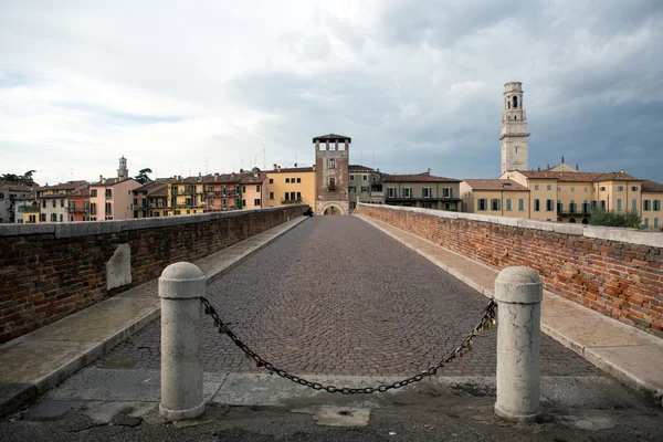 Visa till floden adige i verona — Stockfoto