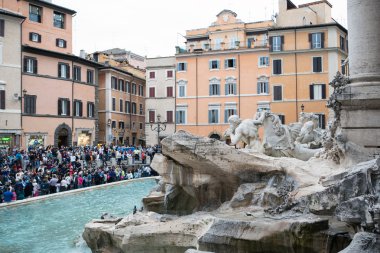 Trevi Çeşmesi