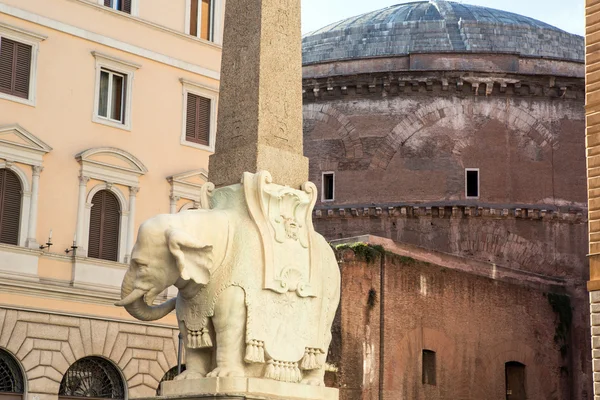 Obelisco della Minerva à Rome — Photo