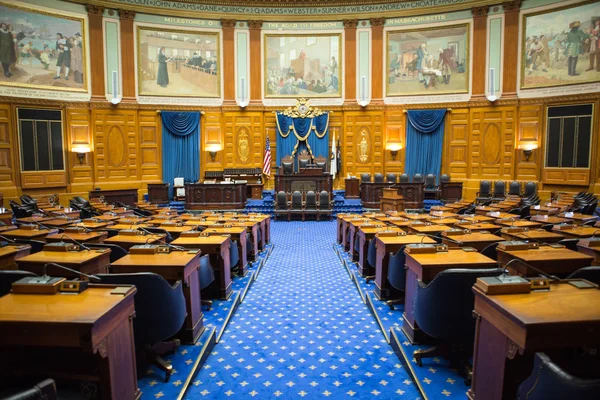 Massachusetts eyalet evi