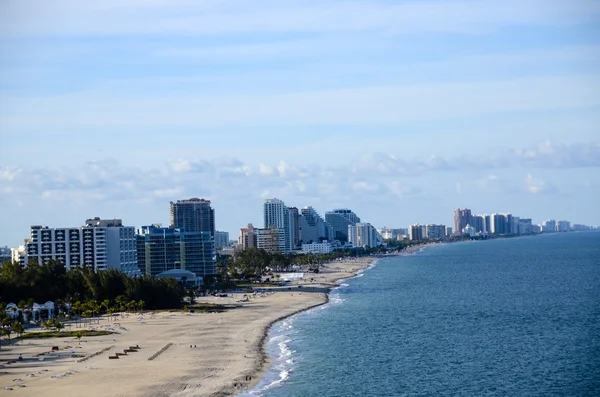 Plaża i krajobraz miejski Fort Lauderdale, Floryda — Zdjęcie stockowe