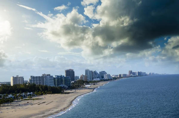 Plaża i krajobraz miejski Fort Lauderdale, Floryda — Zdjęcie stockowe