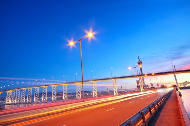 Otoban Macao köprü altında
