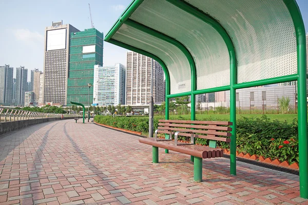 Día de verano en el parque público de la ciudad — Foto de Stock