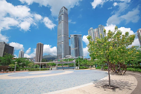 Edificio de oficinas moderno — Foto de Stock