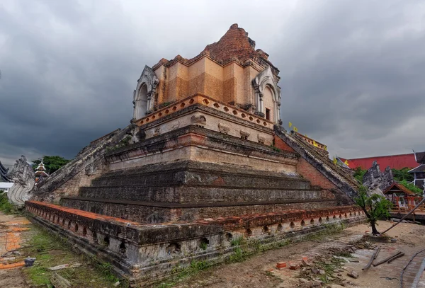 WAT JEDI LUANG TEMPLE Chiang Mai, Thailand's major tourist attra — Stock Photo, Image