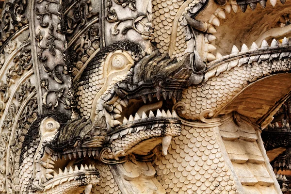 ejderha heykel Tayland tapınak