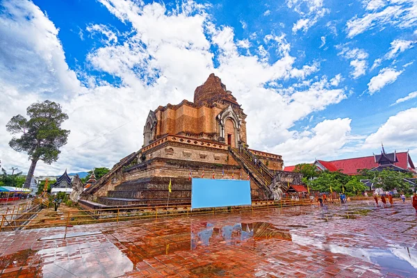 Chedi luang temple in chiang mai — Stock Photo, Image